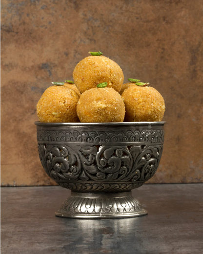Besan Laddu - 100% Pure Desi Ghee | Classic Indian Mithai | Desi Sweets - 250g